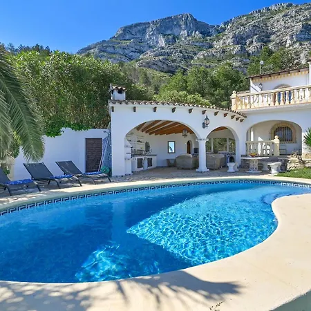 Lau By Aguilarent Villa